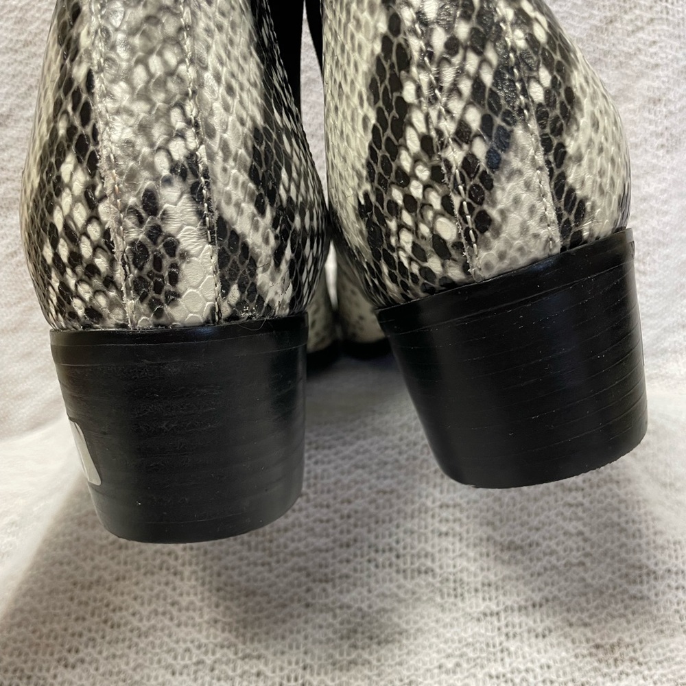 Blondo Snakeskin Waterproof Ankle Boots Size 8M - Picture 4 of 8
